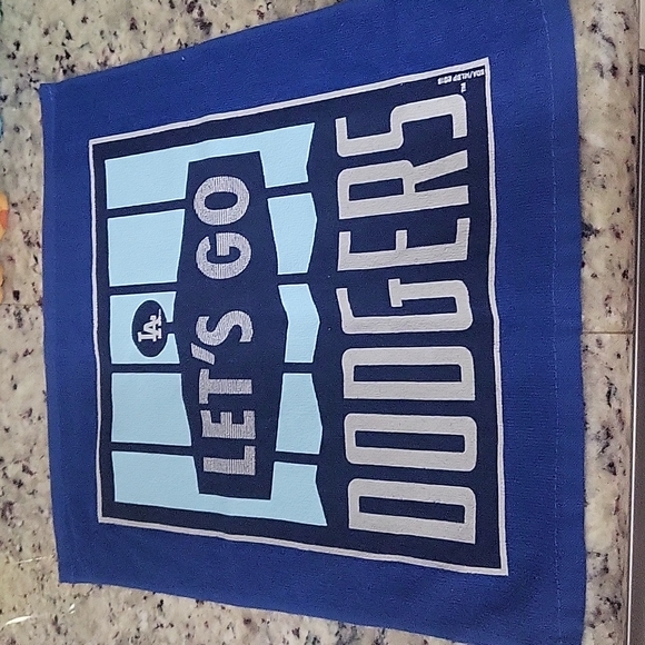 LA Dodgers world series stadium towel (set of 2) 2018 - Picture 2 of 6